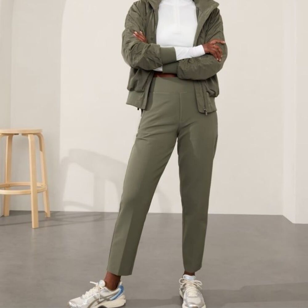 NEW Athleta Endless High Rise Pant in Moss Size 14